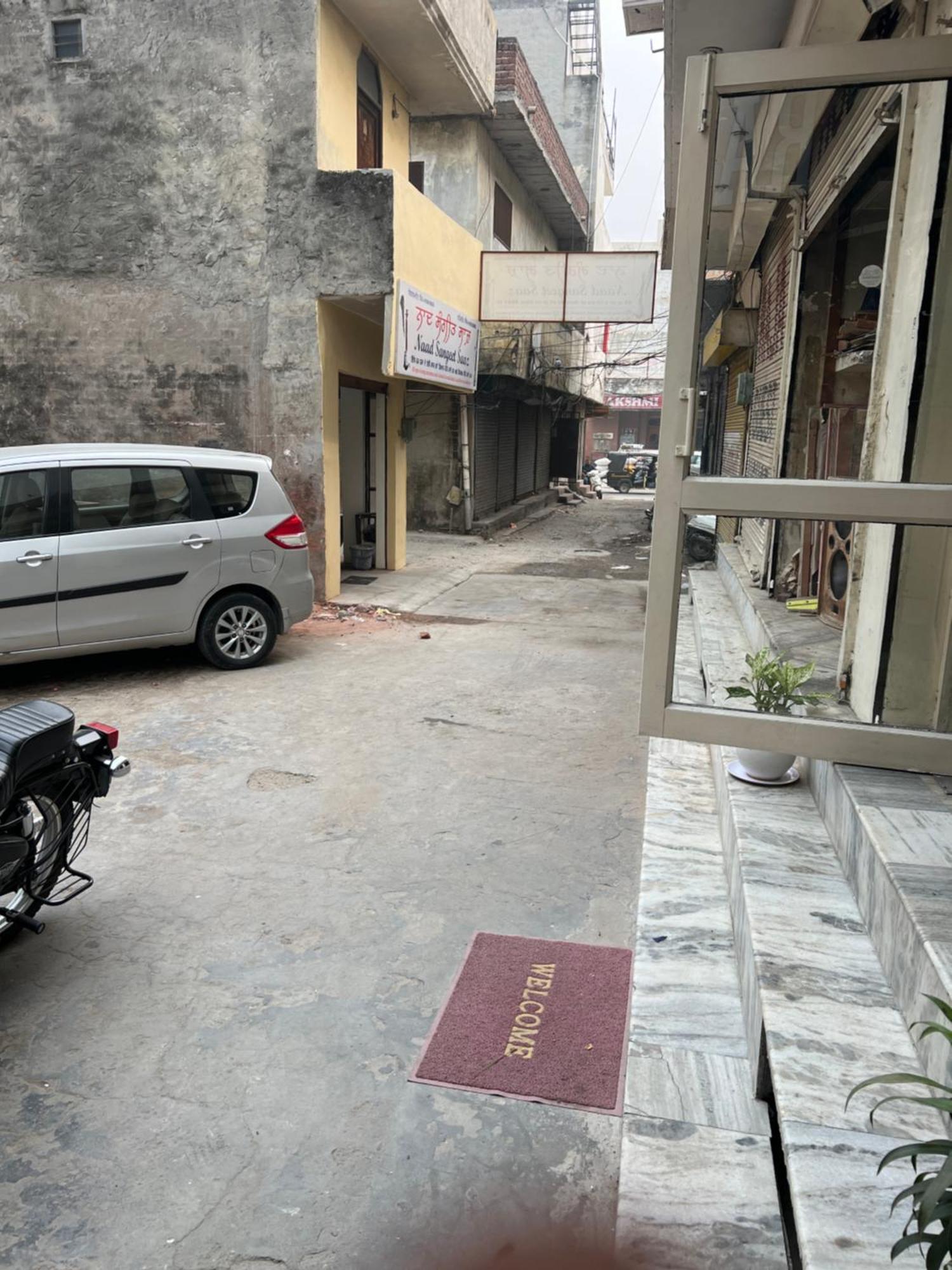 Raja Guest House -- Jalandhar Railway Station -- For Family, Couples, Travellers מראה חיצוני תמונה