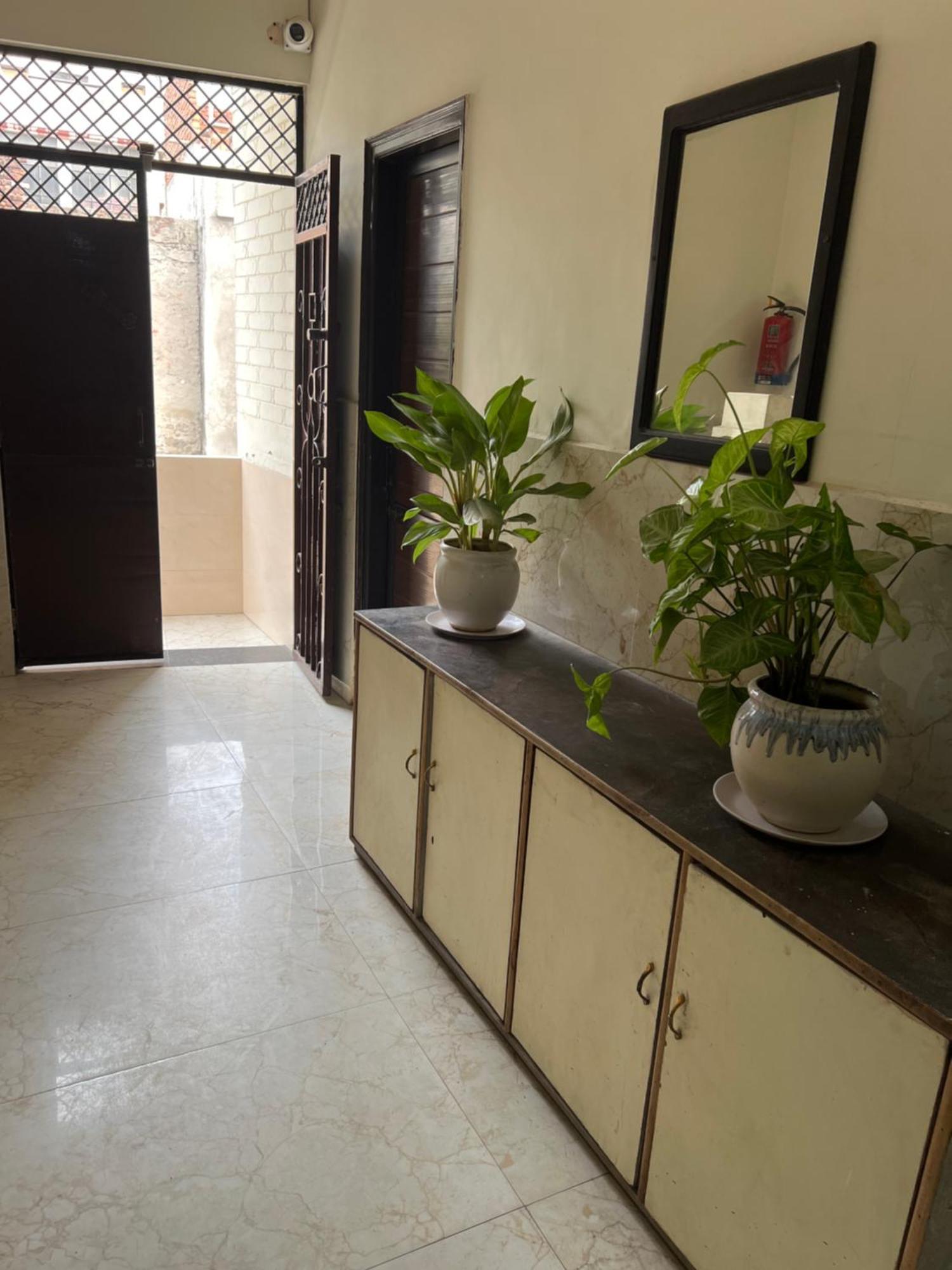 Raja Guest House -- Jalandhar Railway Station -- For Family, Couples, Travellers מראה חיצוני תמונה