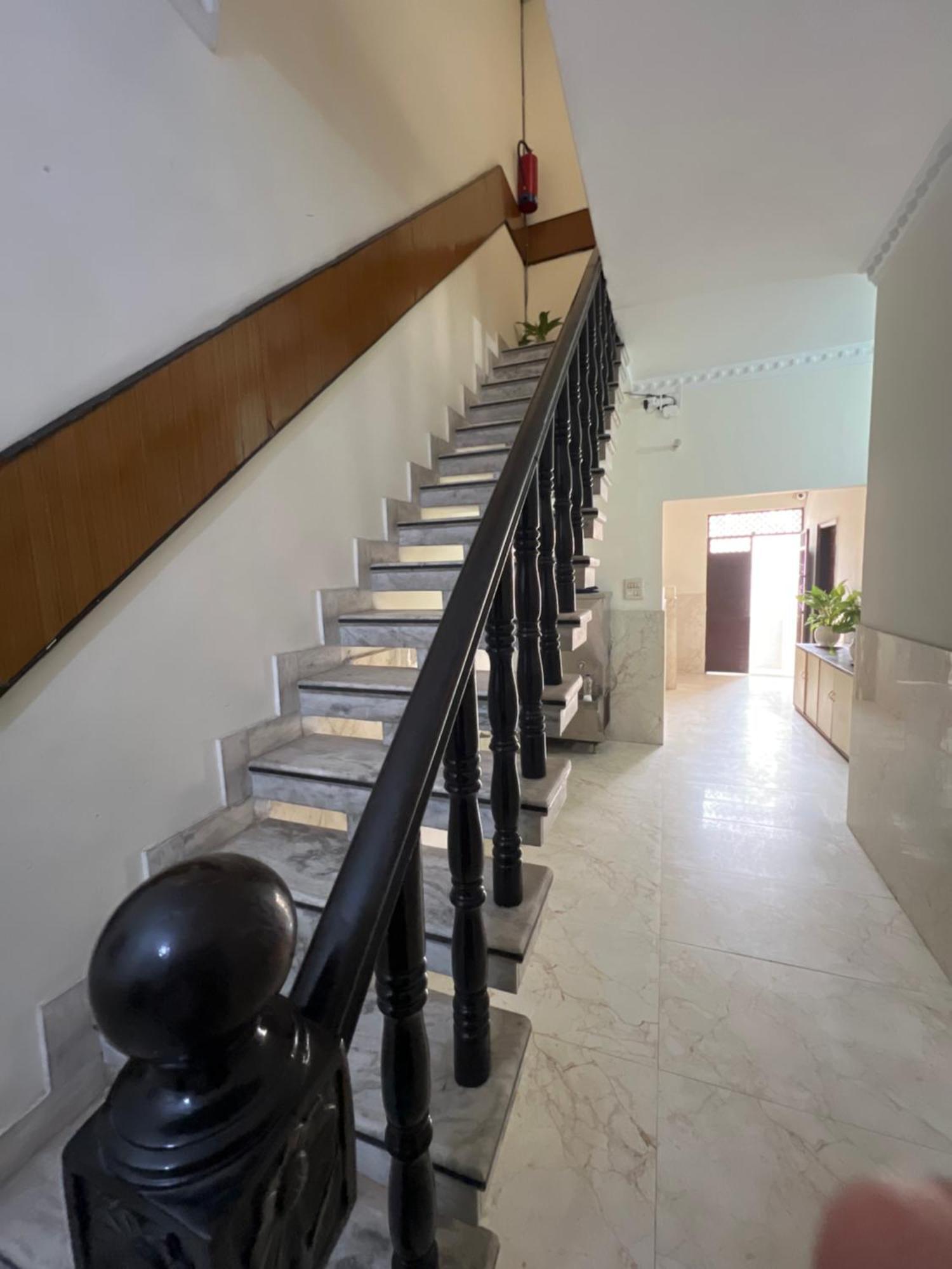Raja Guest House -- Jalandhar Railway Station -- For Family, Couples, Travellers מראה חיצוני תמונה