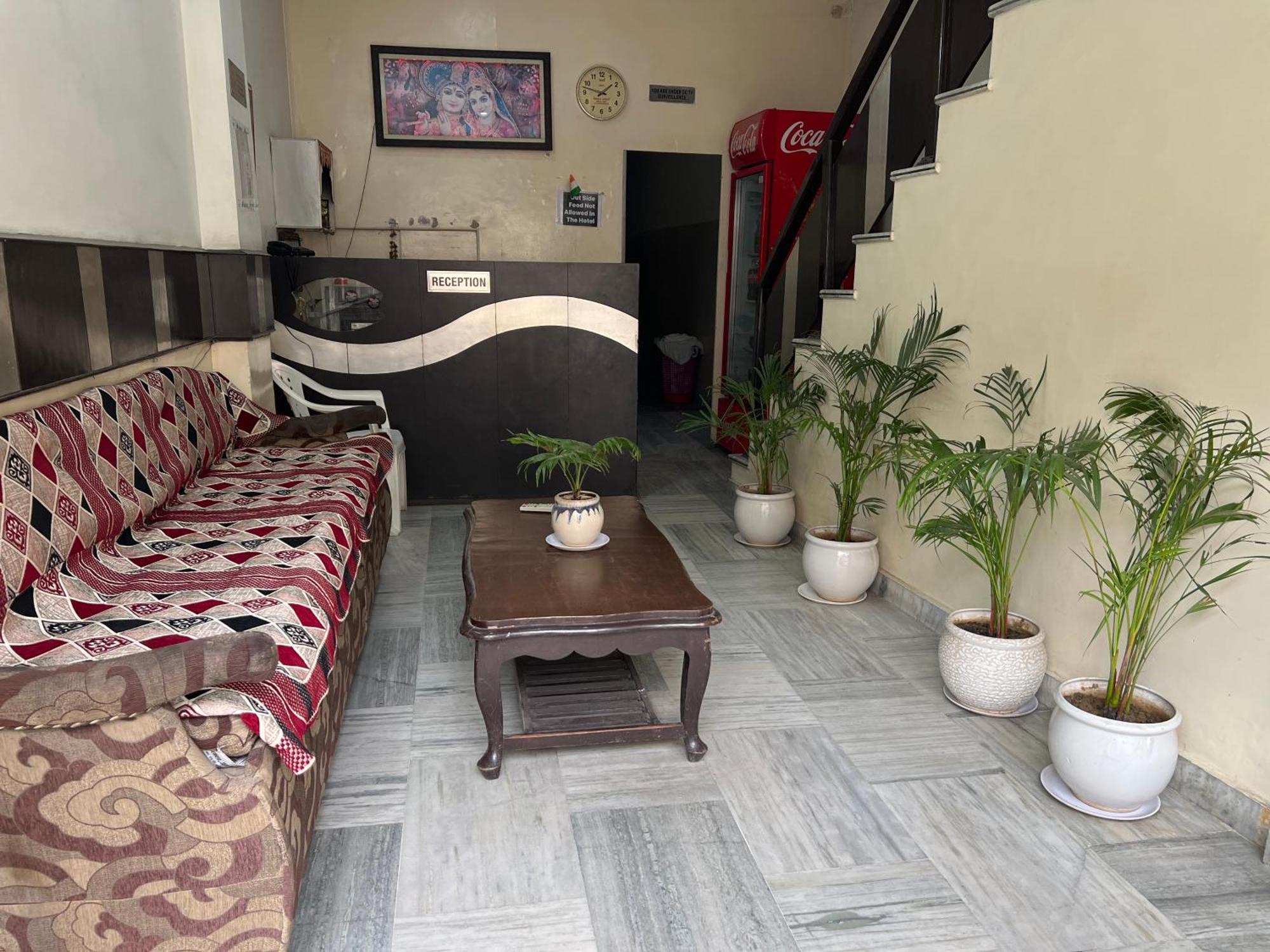 Raja Guest House -- Jalandhar Railway Station -- For Family, Couples, Travellers מראה חיצוני תמונה