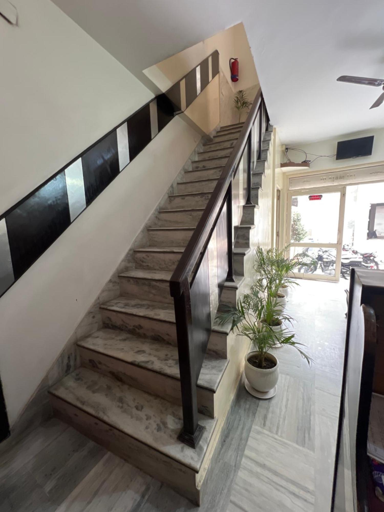 Raja Guest House -- Jalandhar Railway Station -- For Family, Couples, Travellers מראה חיצוני תמונה